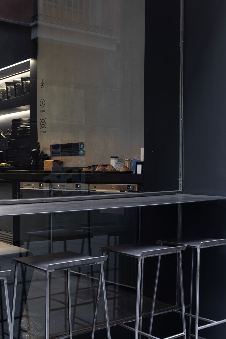 Oteiza One Coffee Shop por Bauart studio, Arkygra Arquitectos. Fotografía por Fernando Schapochnick.