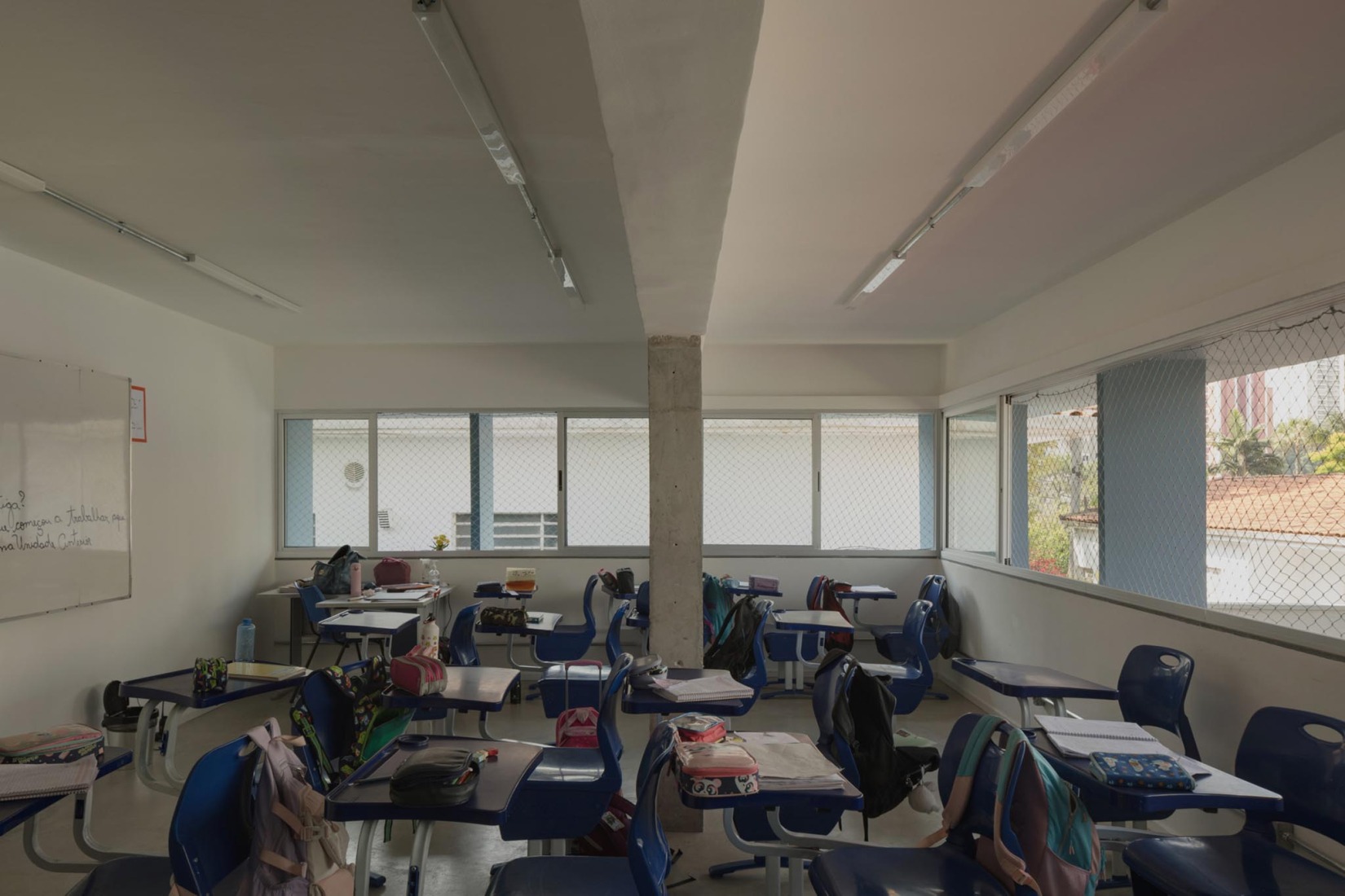 São Sabas College by Guido Otero Arquitetura. Photograph by Federico Cairoli.