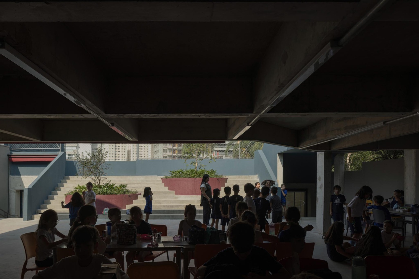 São Sabas College by Guido Otero Arquitetura. Photograph by Federico Cairoli.