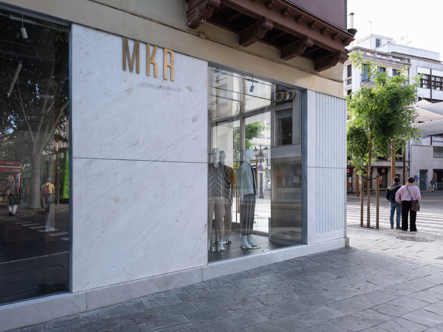Tienda MKR Campana por Guillermo Vázquez Consuegra. Fotografía por Fernando Alda.