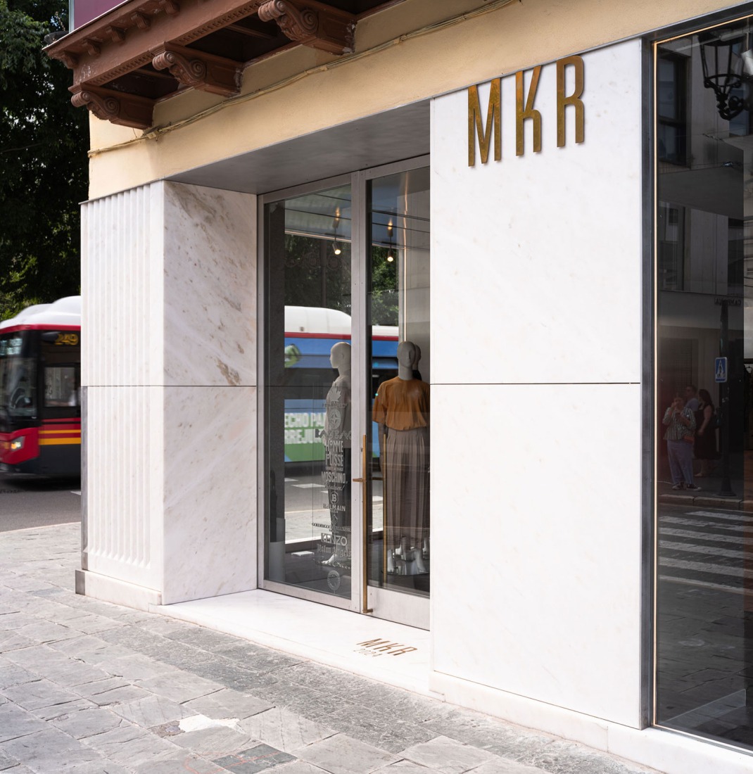 Tienda MKR Campana por Guillermo Vázquez Consuegra. Fotografía por Fernando Alda.