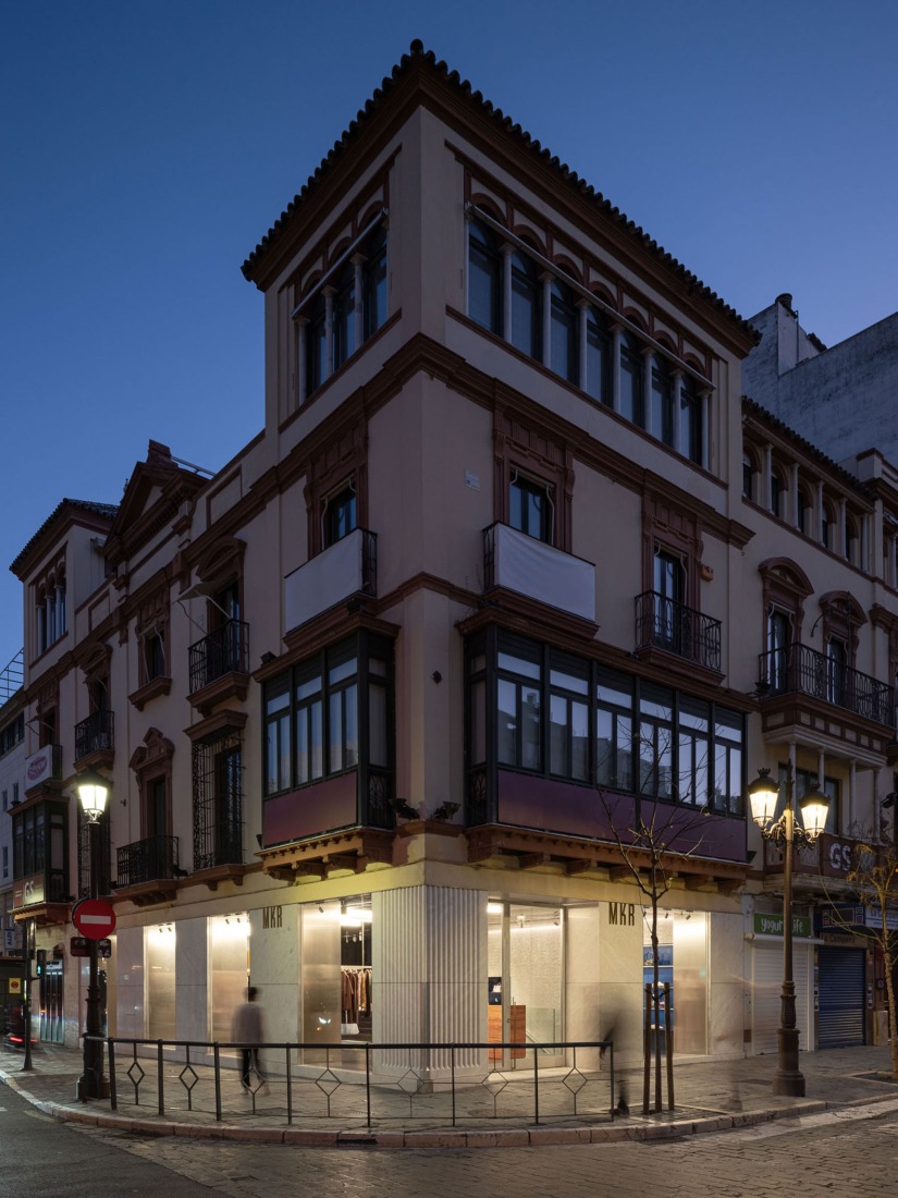Tienda MKR Campana por Guillermo Vázquez Consuegra. Fotografía por Fernando Alda.