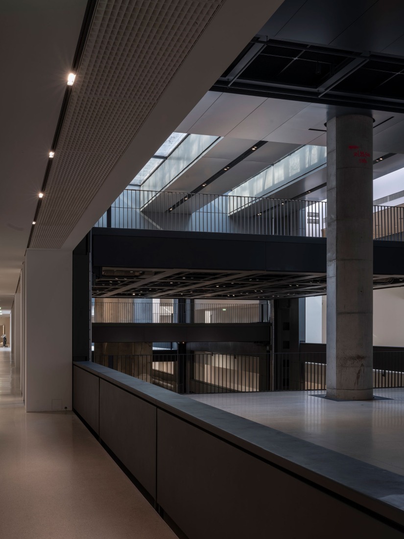 Vista del lugar de construcción de las futuras instalaciones de la Fondation Cartier pour l’art contemporain, Place du Palais Royal, París, marzo de 2025. Fotografía de Martin Argyroglo.