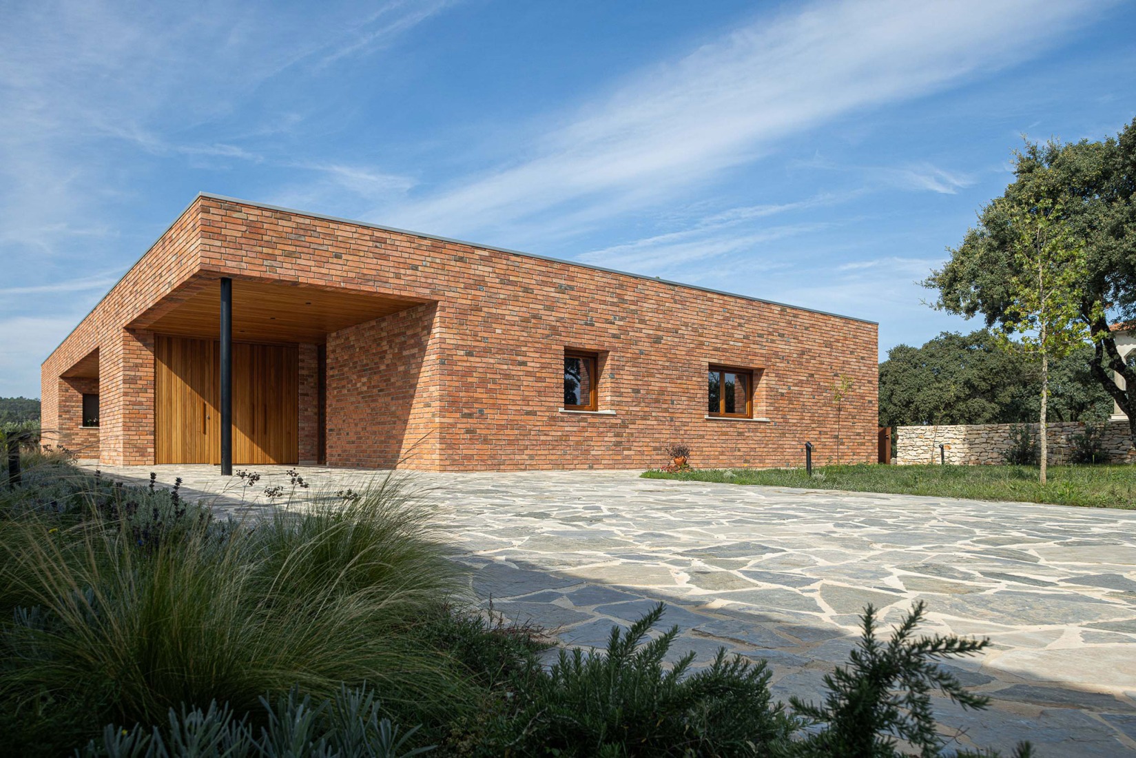 Casa en Lameira por João Pedro Pedrosa. Fotografía por Ivo Tavares Studio.