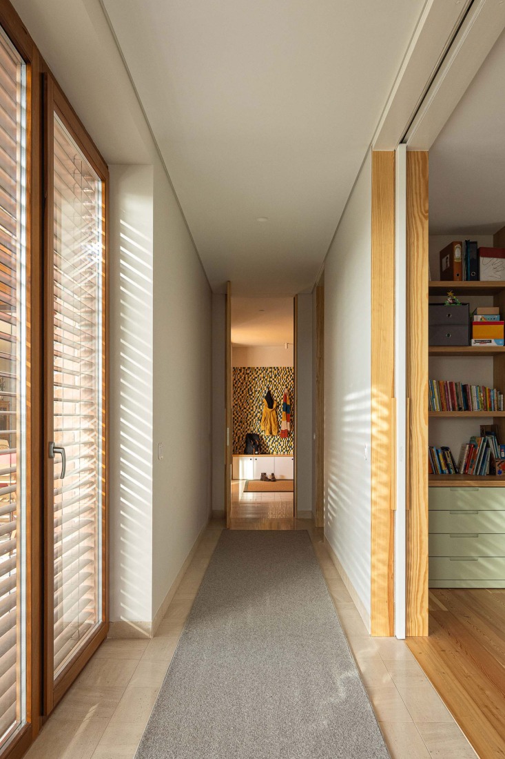 Casa en Lameira por João Pedro Pedrosa. Fotografía por Ivo Tavares Studio.