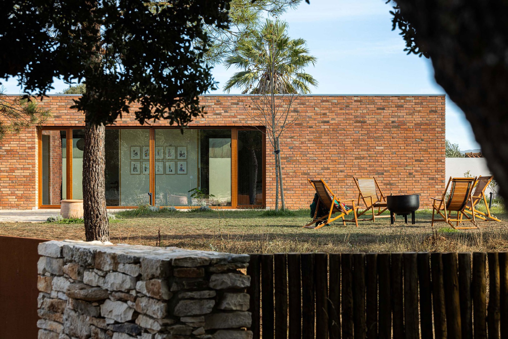 Casa en Lameira por João Pedro Pedrosa. Fotografía por Ivo Tavares Studio.