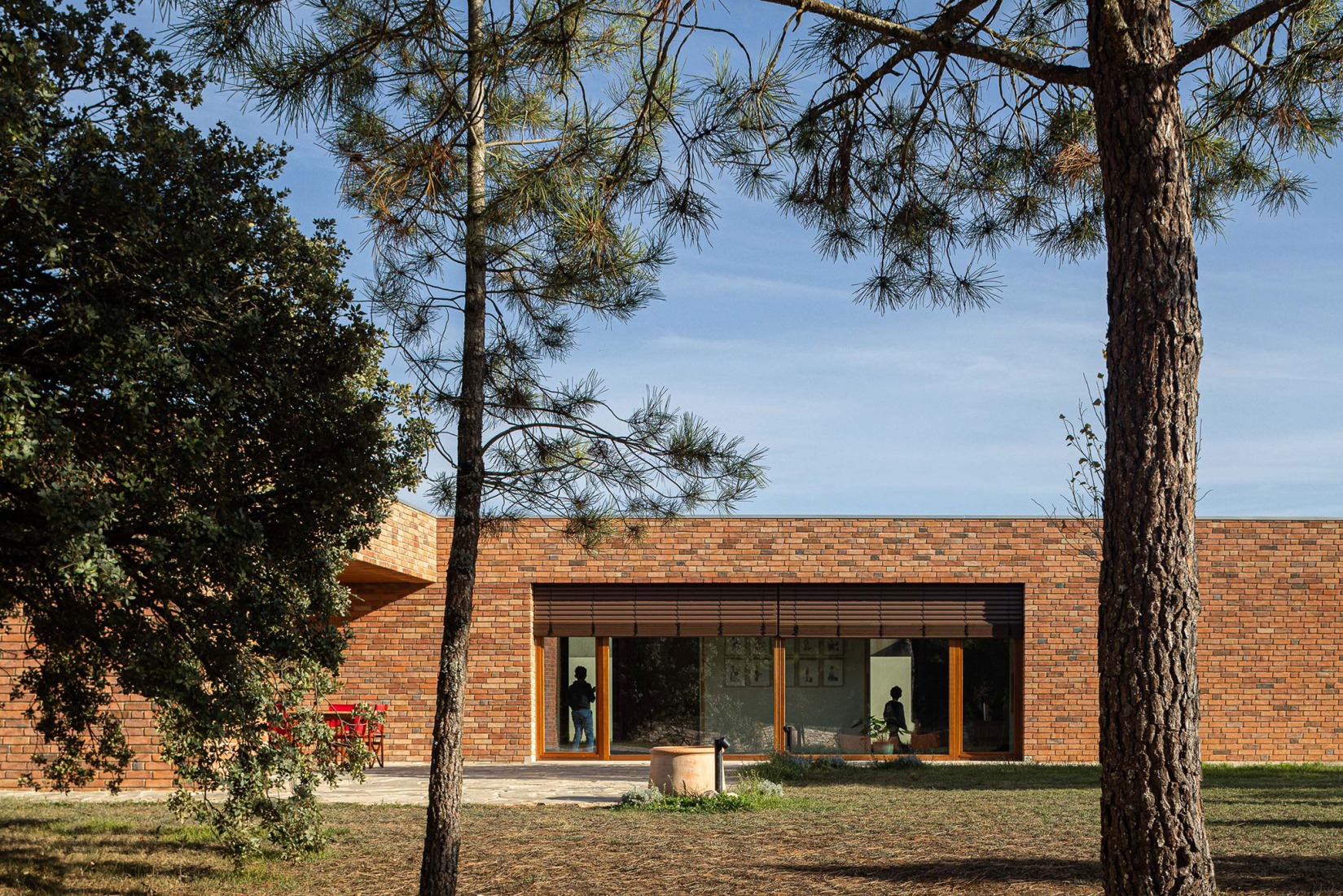 Casa en Lameira por João Pedro Pedrosa. Fotografía por Ivo Tavares Studio.