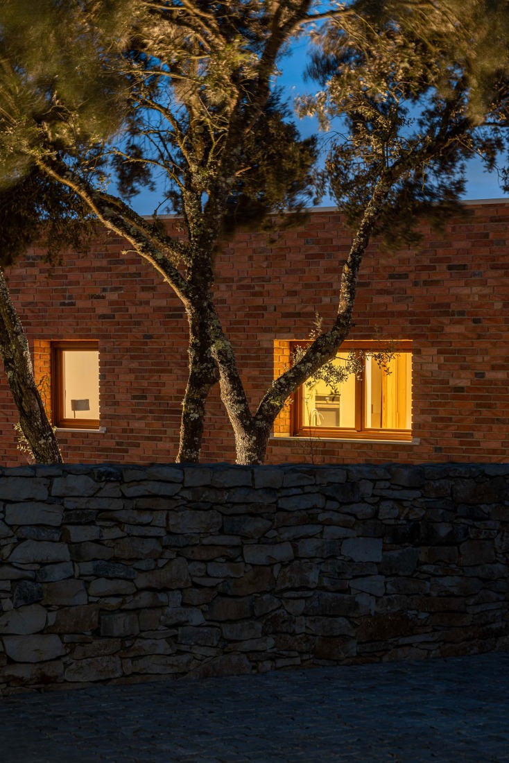 Casa en Lameira por João Pedro Pedrosa. Fotografía por Ivo Tavares Studio.