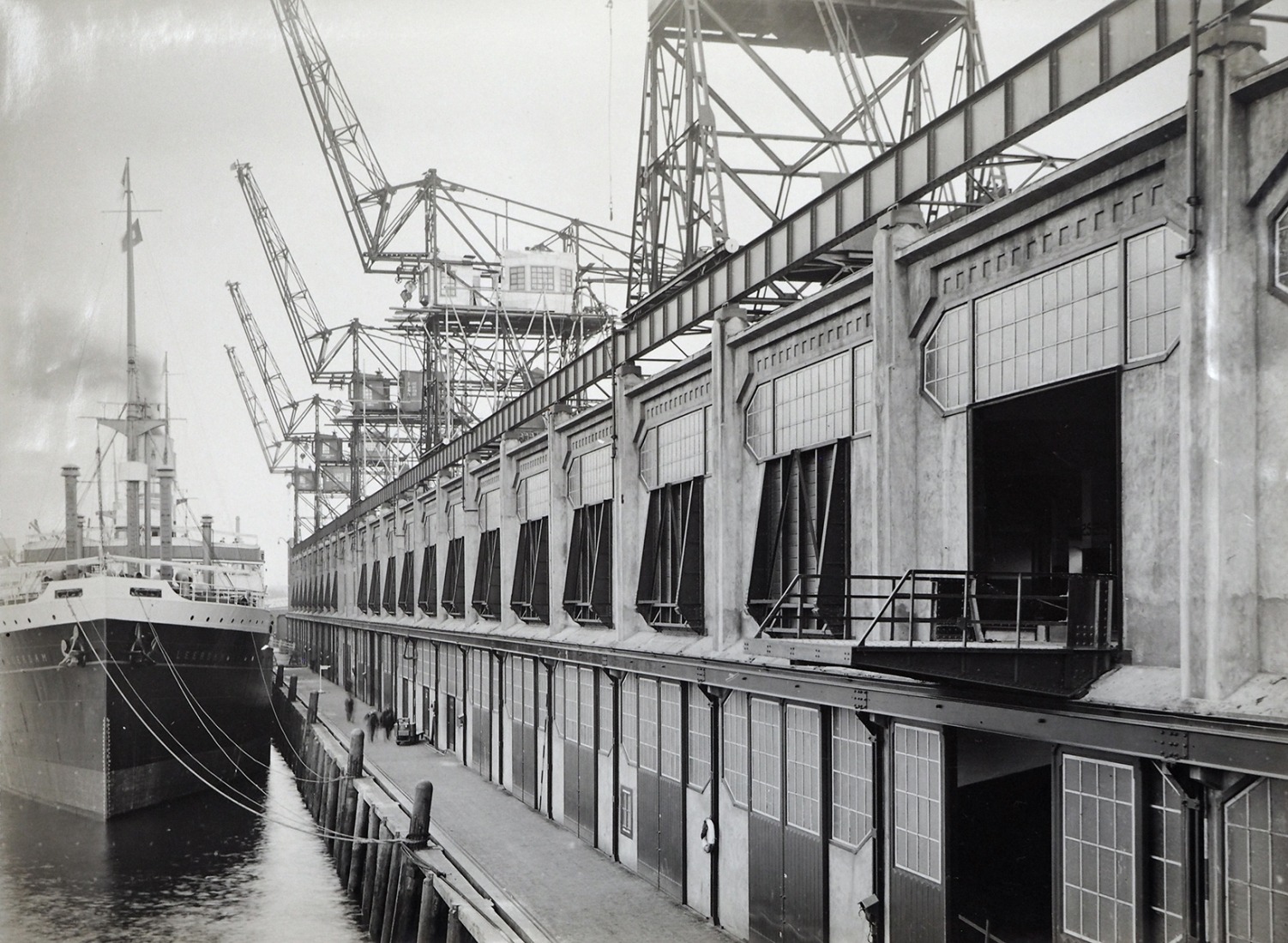 San Francisco Warehouse. 1925. Photograph courtesy by Rotterdam City Archives.