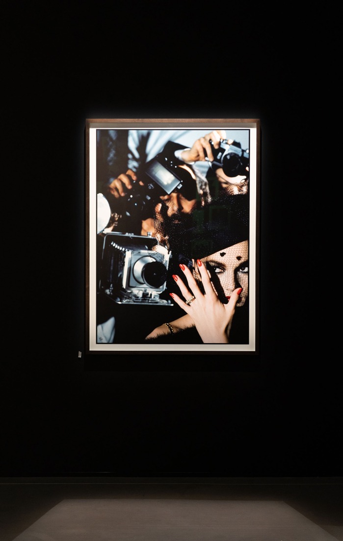 Vista de la exposición David Bailey's Changing Fashion. Cortesía por la Fundación MOP.