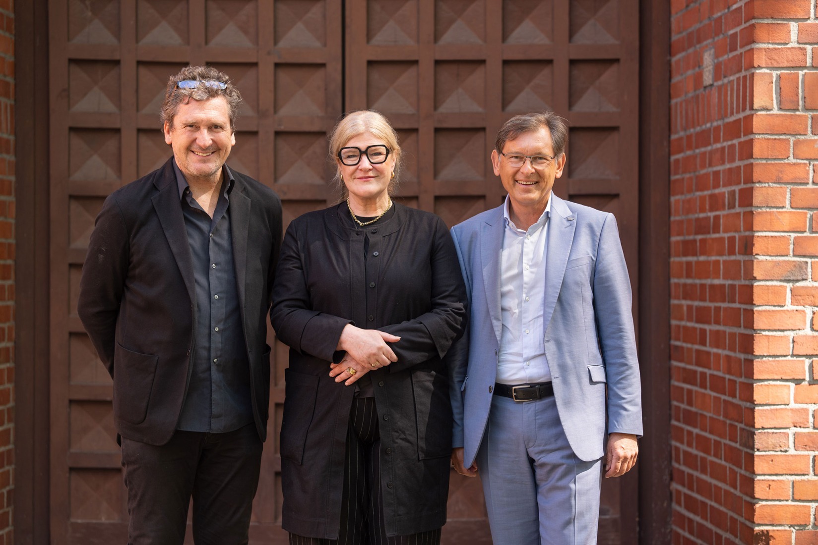 v.l.n.r. Josep Bohigas, First Creative Mediator of Manifesta 16 Ruhr; Hedwig Fijen, Director of Manifesta 16 Ruhr; Frank Dudda, Mayor of the City of Herne and Chairman of the Supervisory Board of Manifesta 16 Ruhr. Photograph by Dirk Rose.