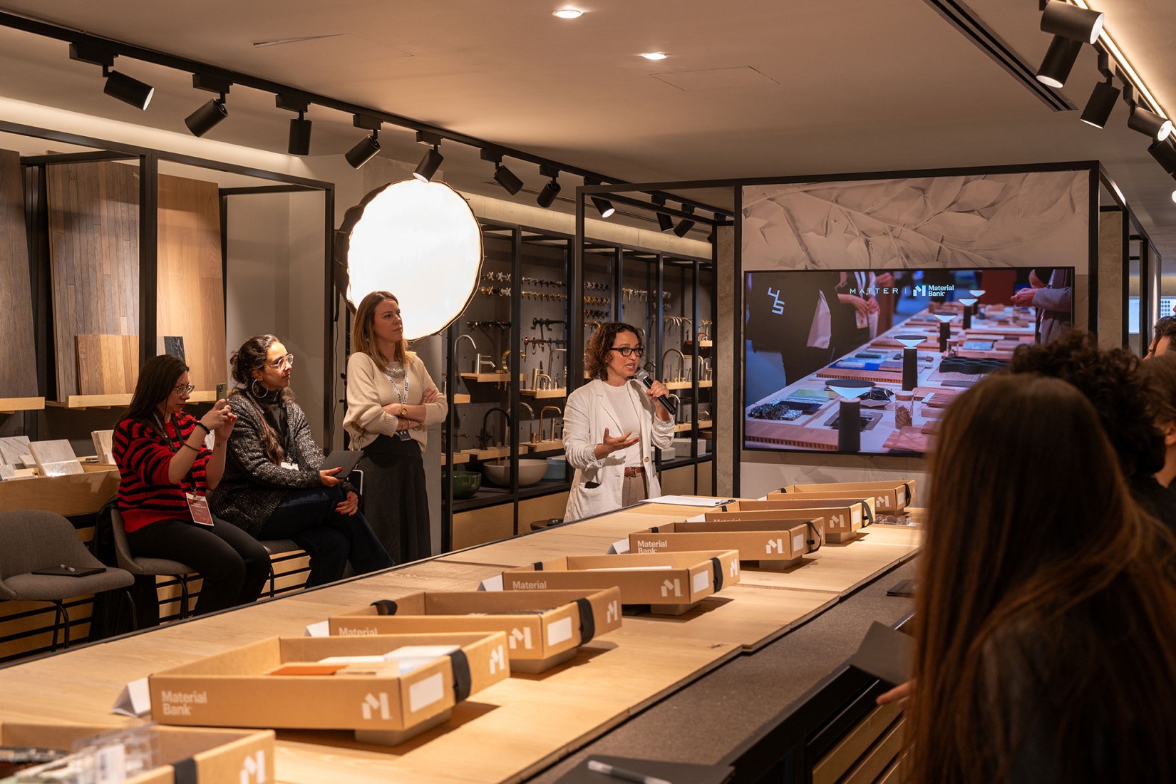 «Nueva Materialidad». Siete estudios emergentes de Madrid definen la arquitectura del futuro. Fotografía cortesía por Matter y Material Bank.