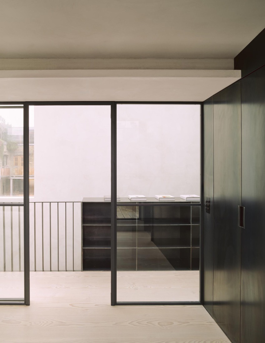 London loft apartment transformation by McLaren.Excell. Photograph by Michael Sinclair.