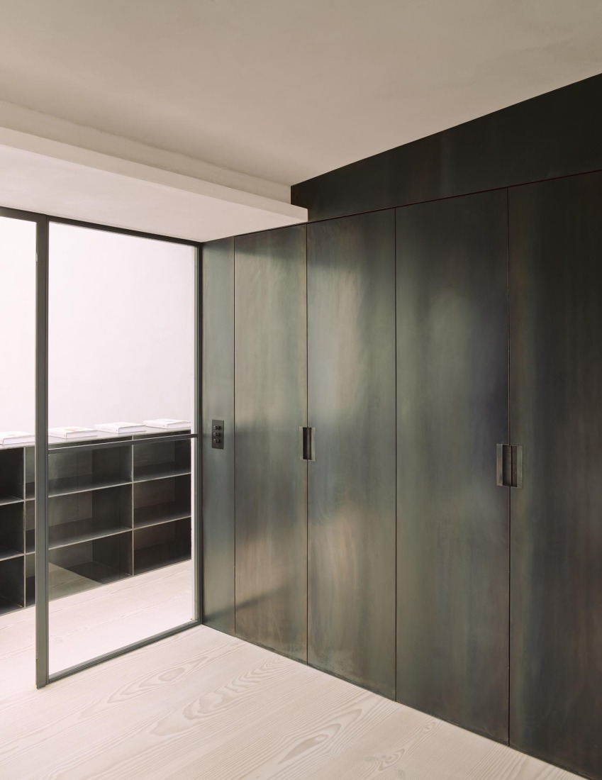 London loft apartment transformation by McLaren.Excell. Photograph by Michael Sinclair.