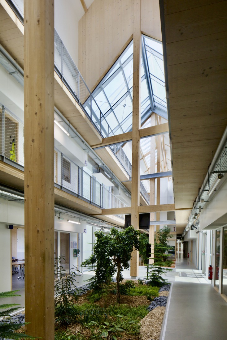 Centro comercial y residencias en Besanzón por MÉTRA+ASSOCIÉS. Fotografía por Philippe Ruaults.