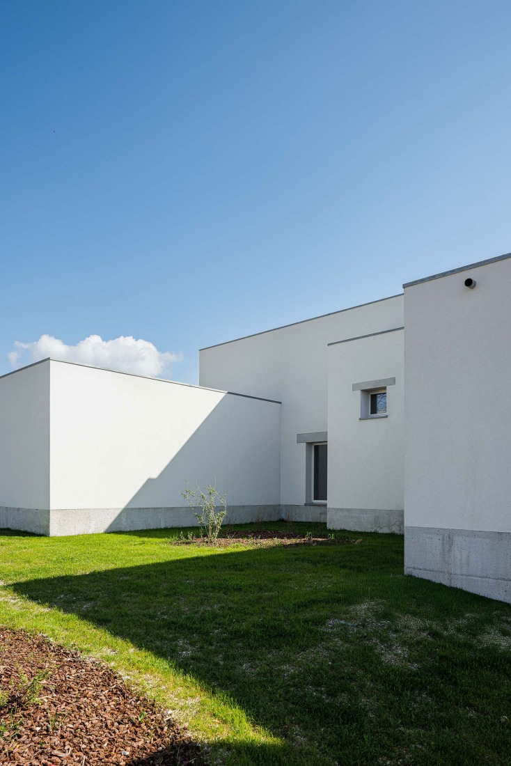 Casa Pedrantil por Helder da Rocha Arquitectos. Fotografía por Ivo Tavares Studio.