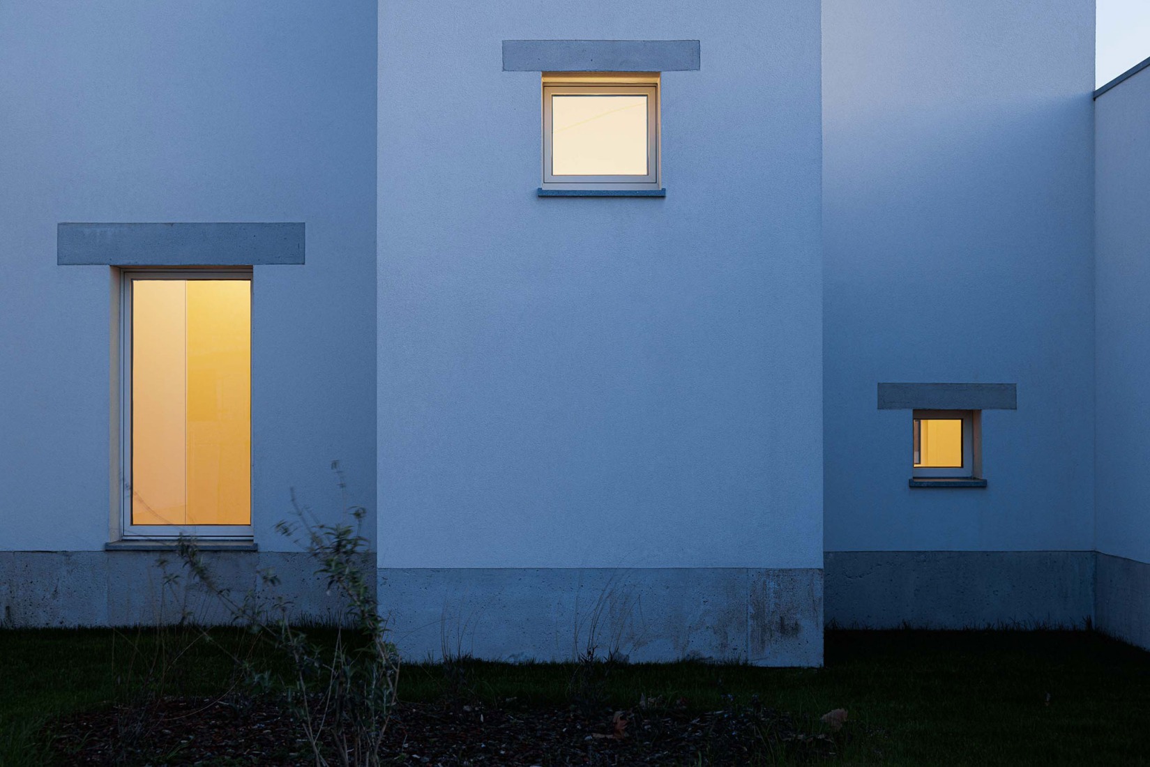 Casa Pedrantil por Helder da Rocha Arquitectos. Fotografía por Ivo Tavares Studio.