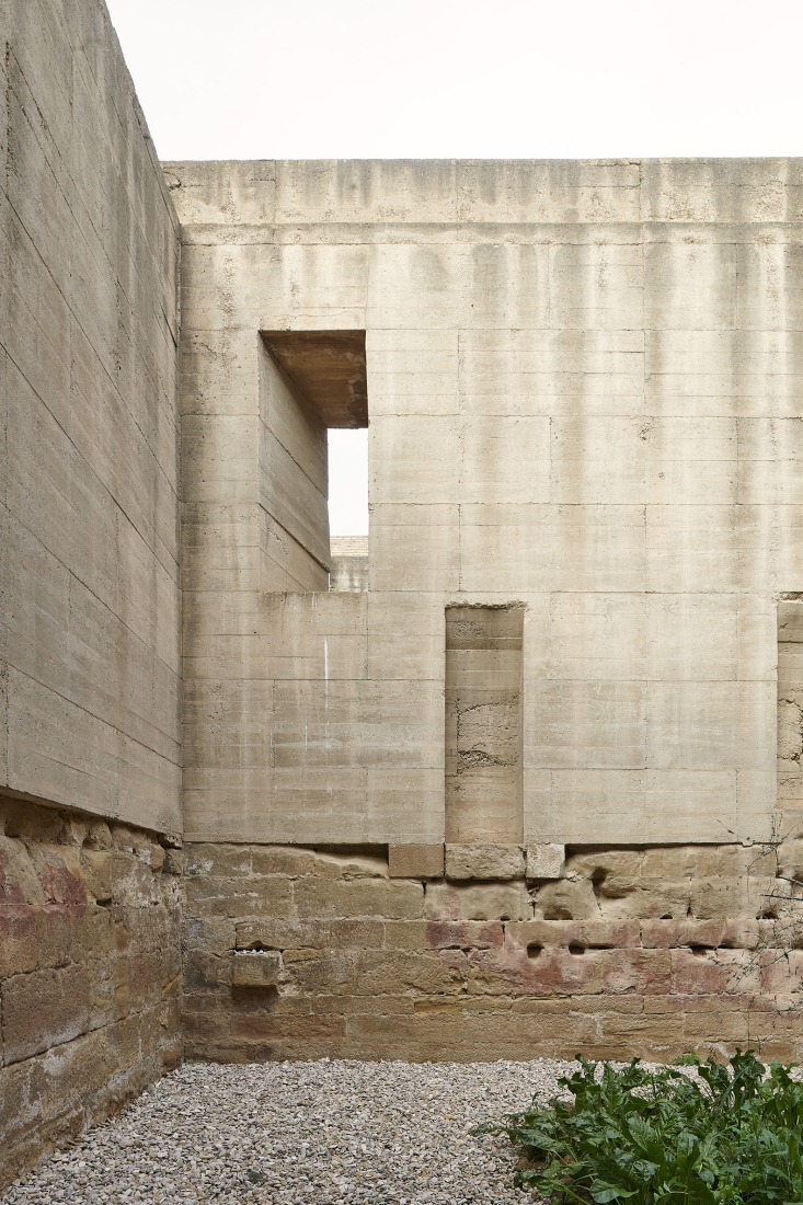 Intervention in the Royal Monastery of Santa Maria de Sijena by Pemán y Franco + Sebastián Arquitectos. Photograph by Iñaki Bergera.