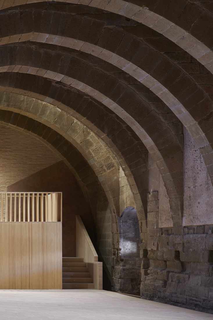 Intervention in the Royal Monastery of Santa Maria de Sijena by Pemán y Franco + Sebastián Arquitectos. Photograph by Iñaki Bergera.