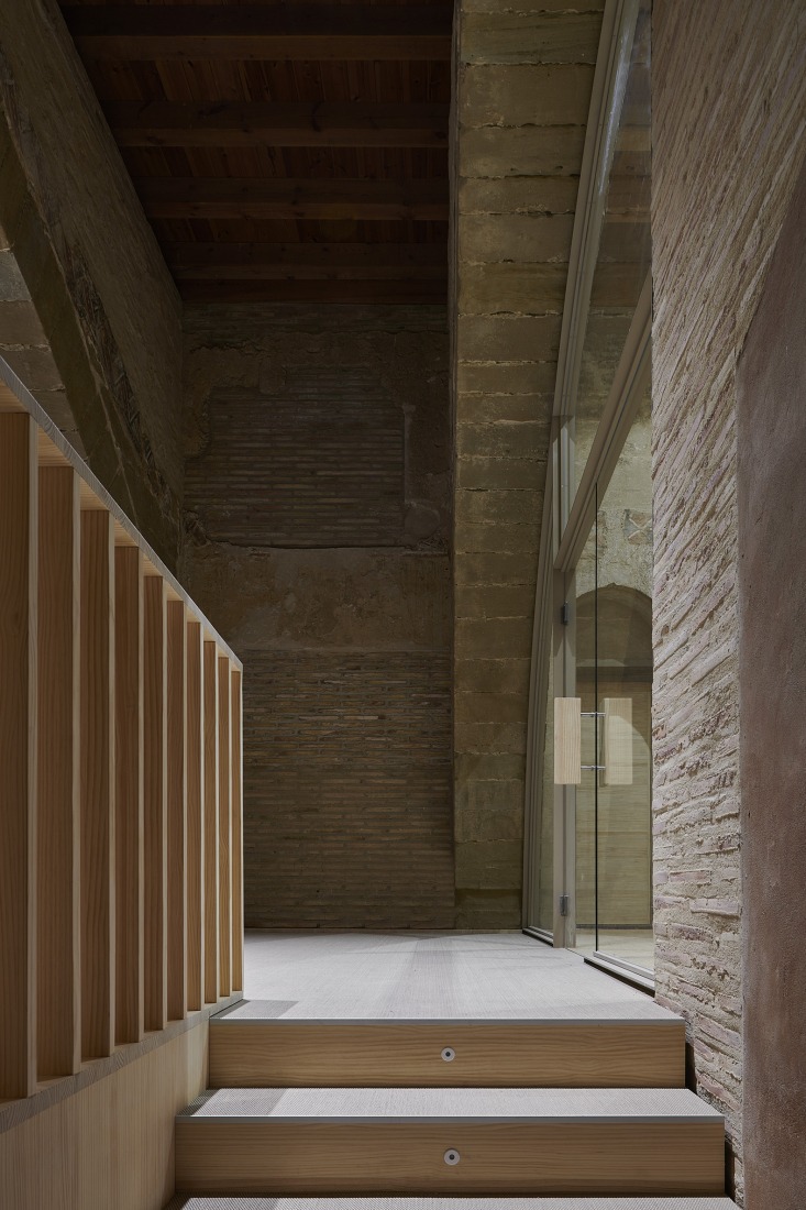 Intervention in the Royal Monastery of Santa Maria de Sijena by Pemán y Franco + Sebastián Arquitectos. Photograph by Iñaki Bergera.
