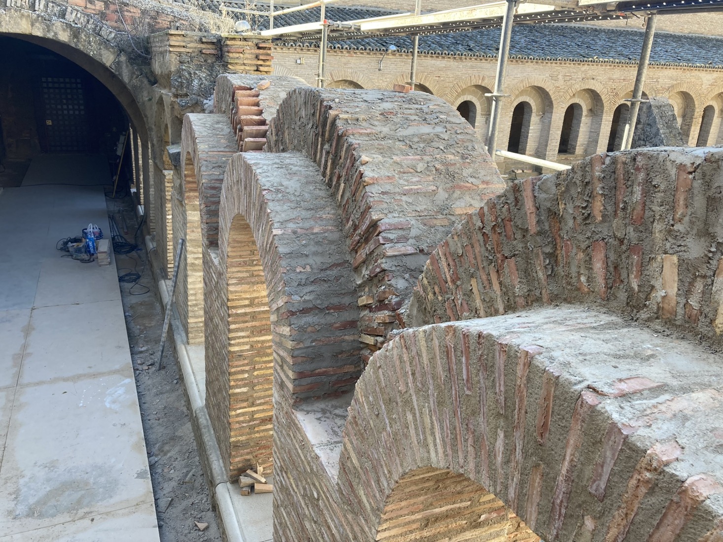 Construction process. Intervention in the Royal Monastery of Santa Maria de Sijena by Pemán y Franco + Sebastián Arquitectos. 