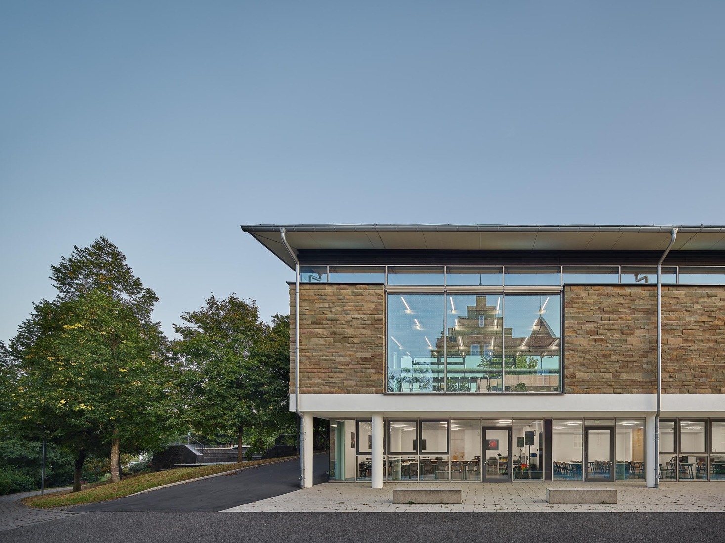 New cafeteria building in Neuenstein by Steinbach Schimmel Architekten. Photograph by Zooey Braun.