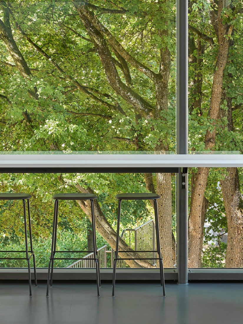 New cafeteria building in Neuenstein by Steinbach Schimmel Architekten. Photograph by Zooey Braun.