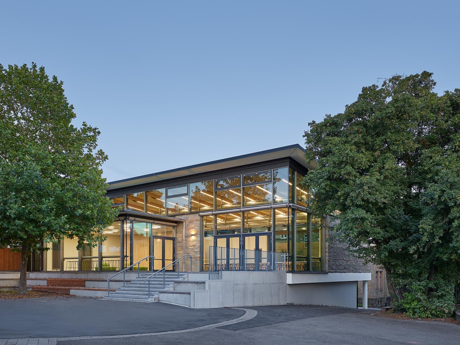New cafeteria building in Neuenstein by Steinbach Schimmel Architekten. Photograph by Zooey Braun.