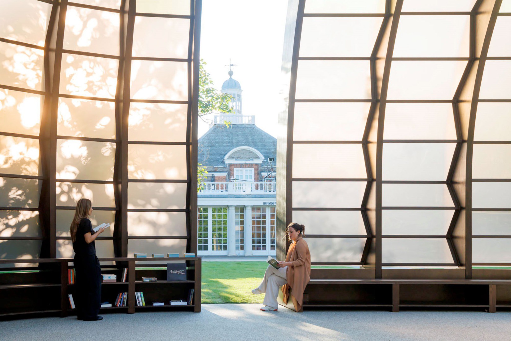 Exterior view. Serpentine Pavilion 2025. A Capsule in Time, by Marina Tabassum, Marina Tabassum Architects (MTA). Photograph by Iwan Baan. Courtesy of Serpentine.