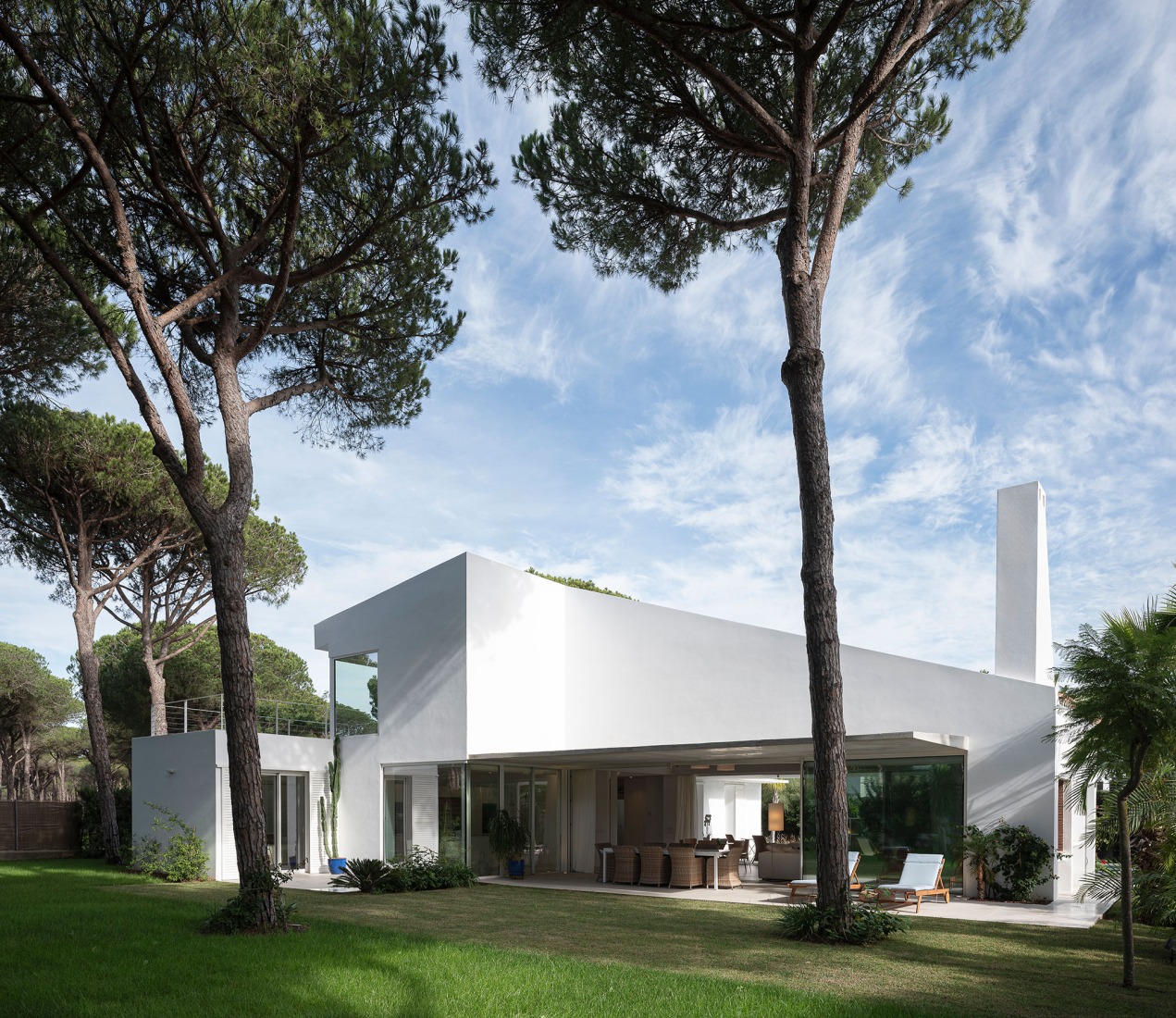 Single-family house in Roche by DL+A Arquitectos. Photograph by Fernando Alda.