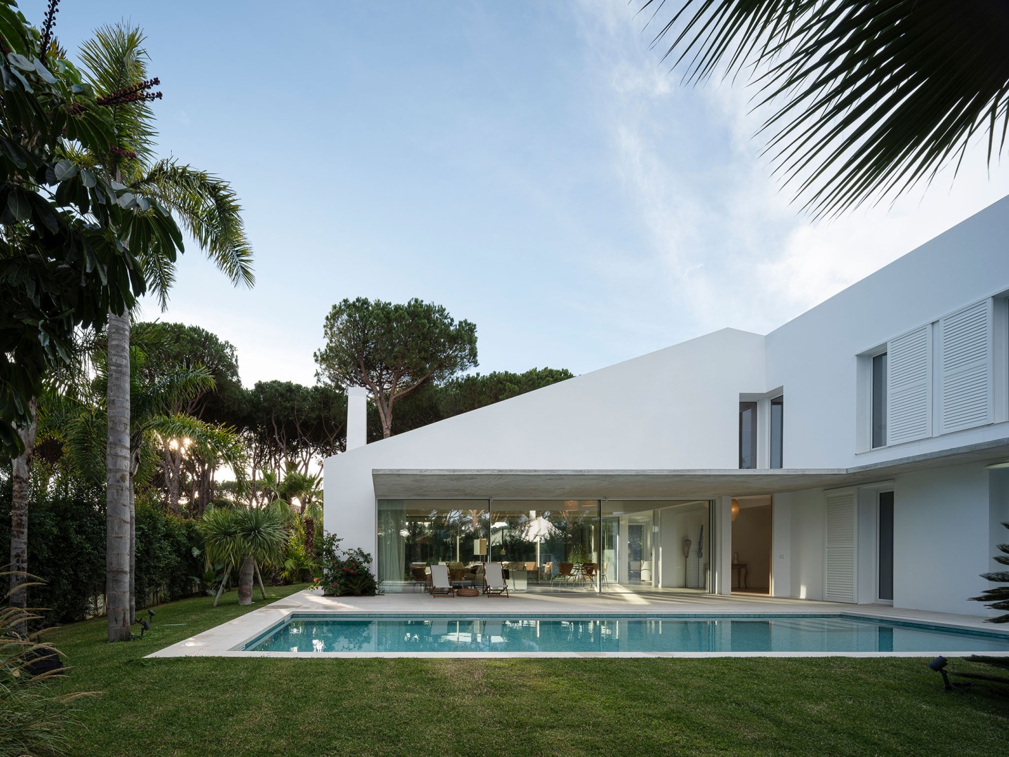 Single-family house in Roche by DL+A Arquitectos. Photograph by Fernando Alda.