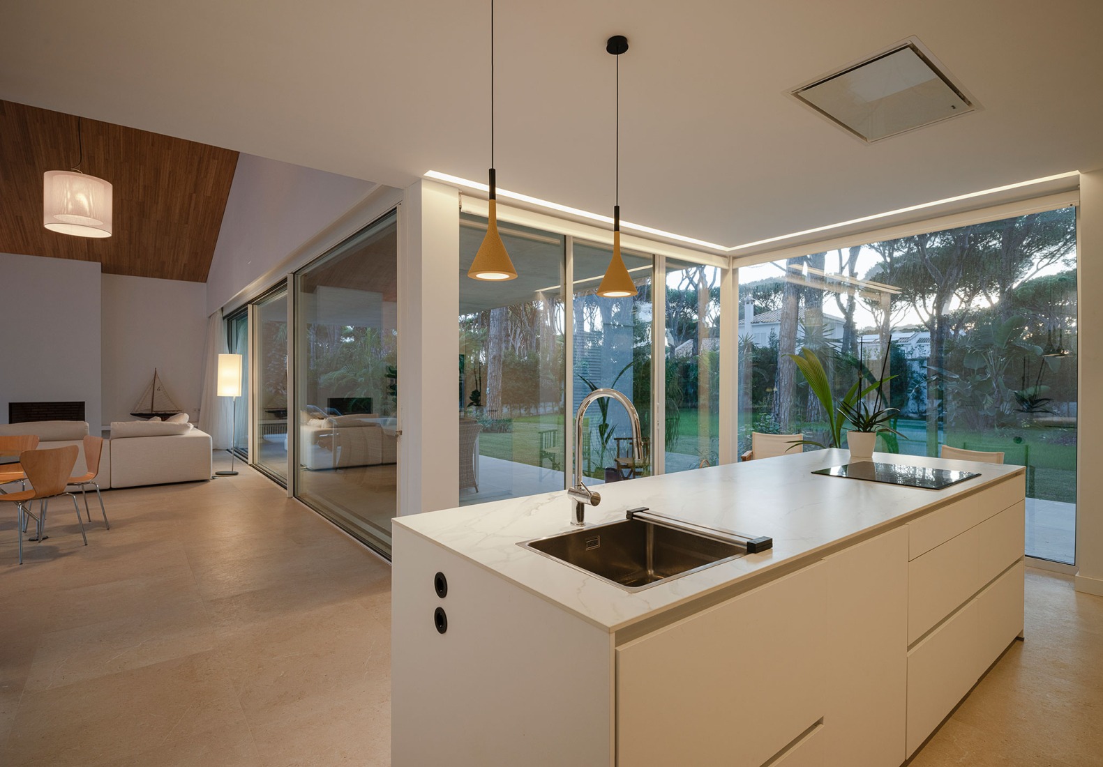 Single-family house in Roche by DL+A Arquitectos. Photograph by Fernando Alda.