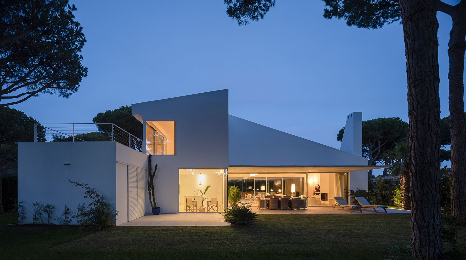 Single-family house in Roche by DL+A Arquitectos. Photograph by Fernando Alda.