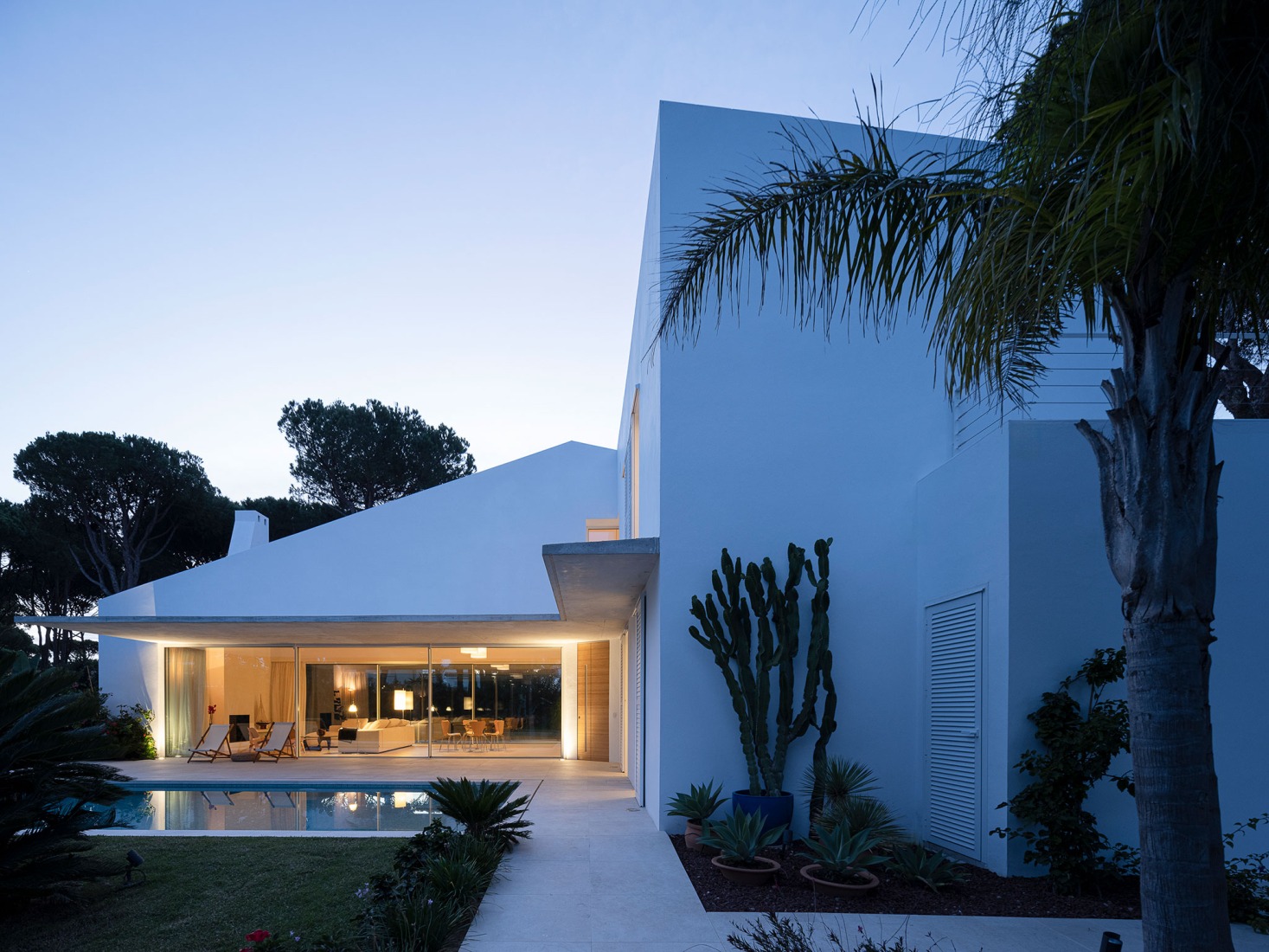 Single-family house in Roche by DL+A Arquitectos. Photograph by Fernando Alda.