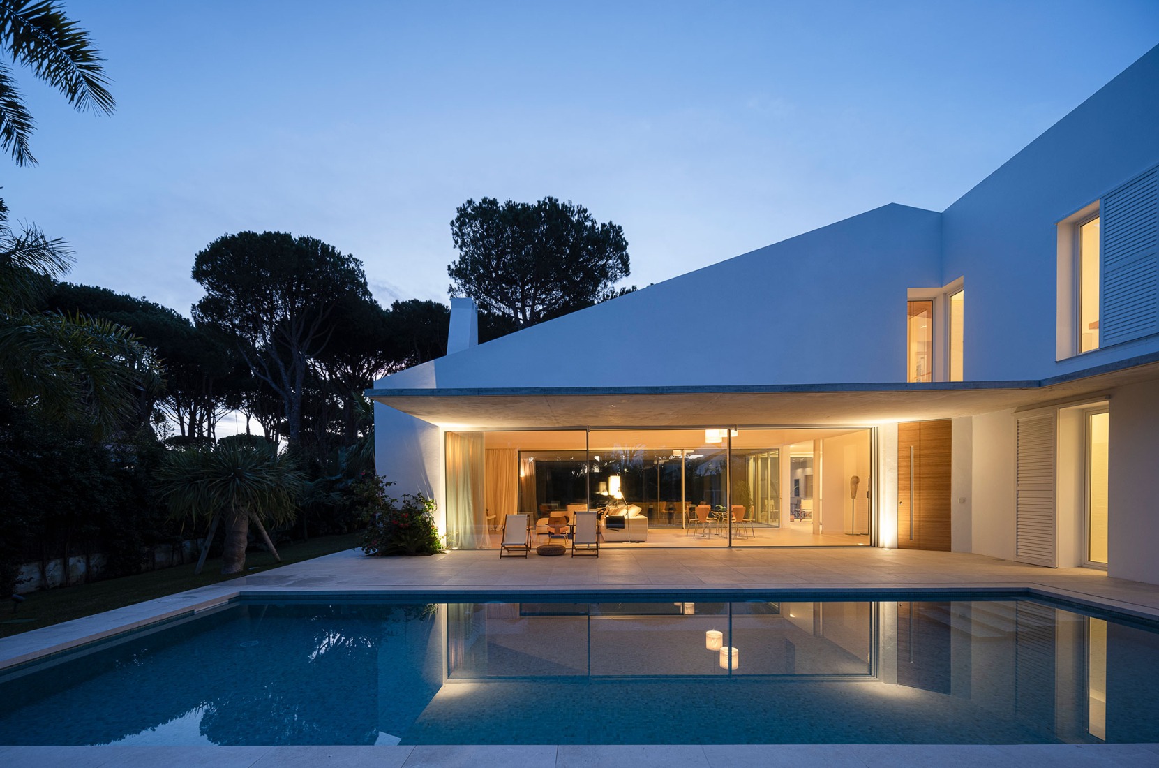 Single-family house in Roche by DL+A Arquitectos. Photograph by Fernando Alda.
