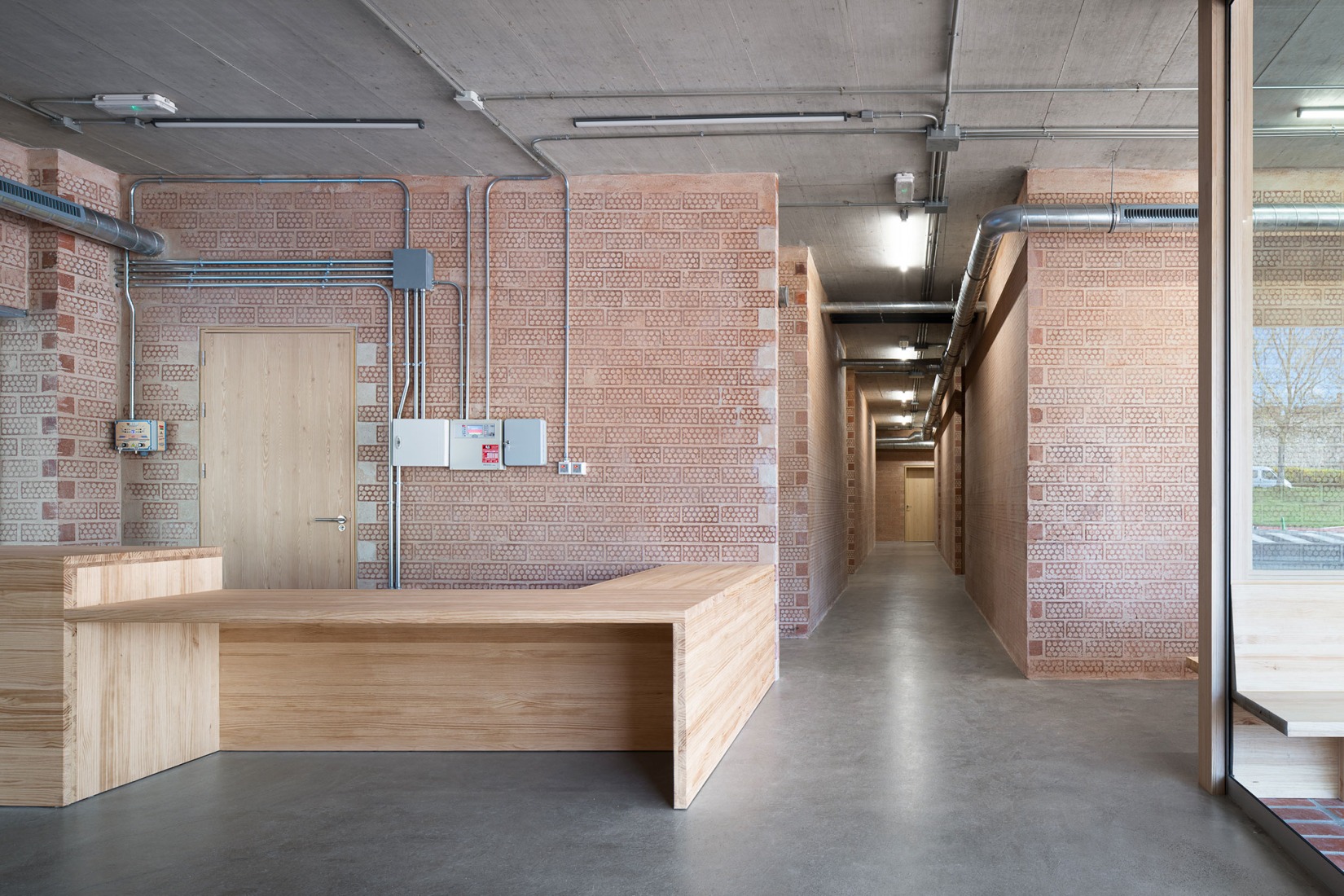 "Carlos Soria" Sports Hall by ABLM arquitectos. Photograph by Gabriel Gallegos.