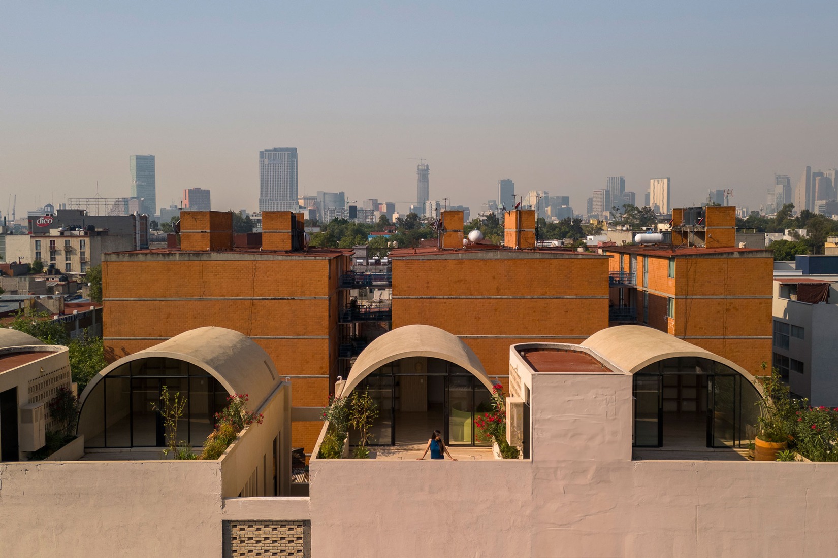 Mariano Azuela 194 by Bloqe Arquitectura. Photograph by Pavelin.