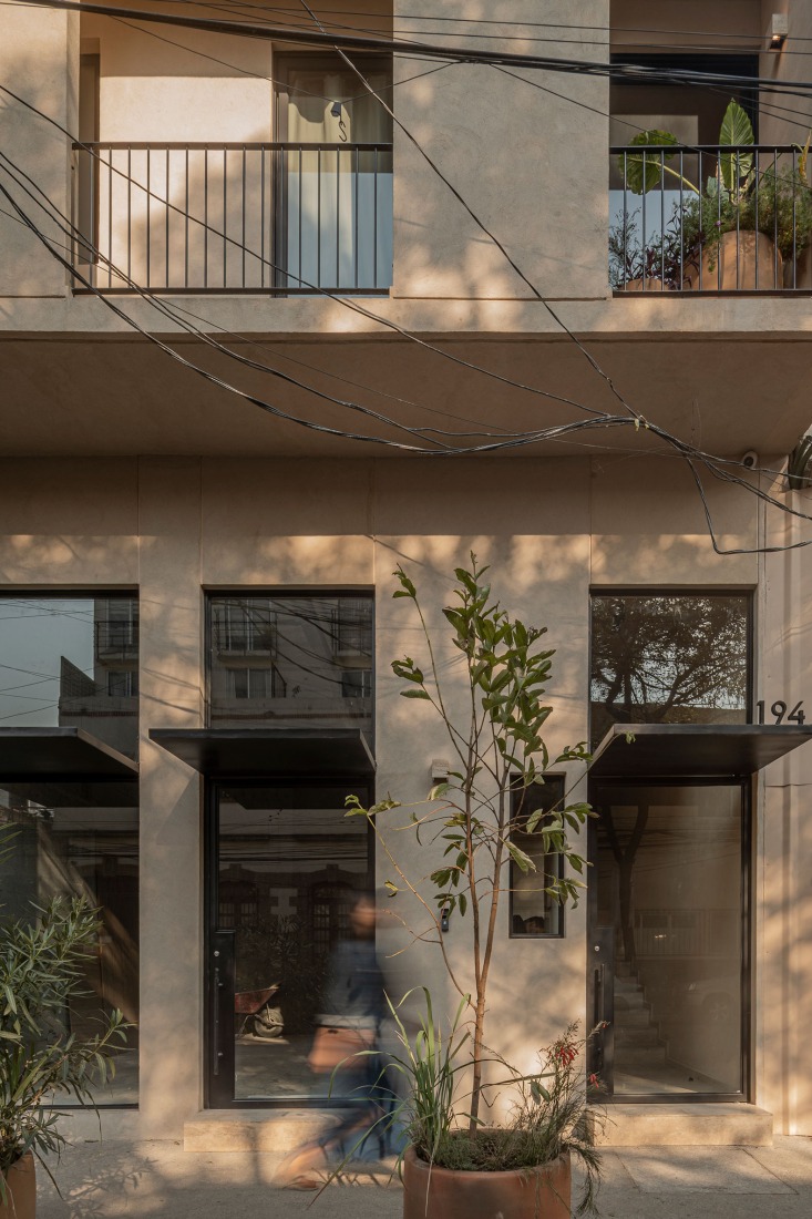 Mariano Azuela 194 by Bloqe Arquitectura. Photograph by Pavelin.