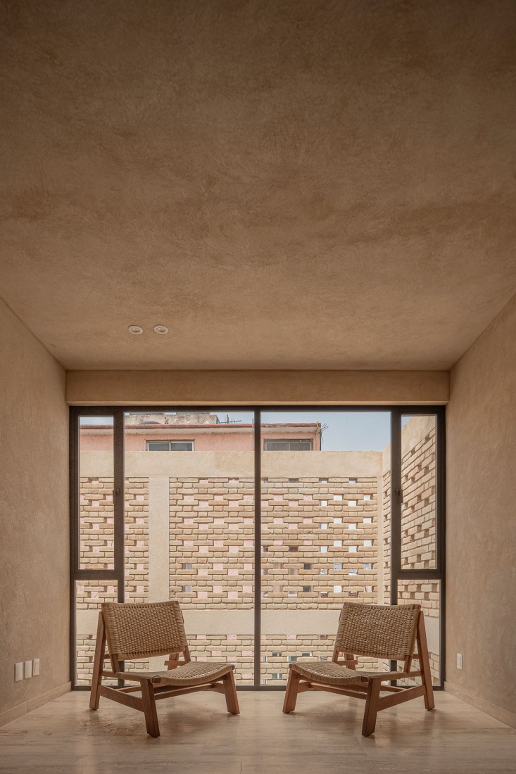 Mariano Azuela 194 by Bloqe Arquitectura. Photograph by Pavelin.