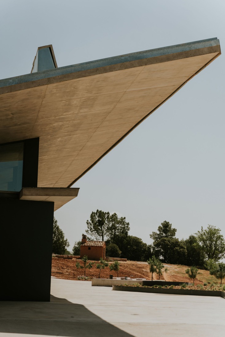 Bodegas La Horra by Carme Pinós. Photograph by La Cueva Estudio.