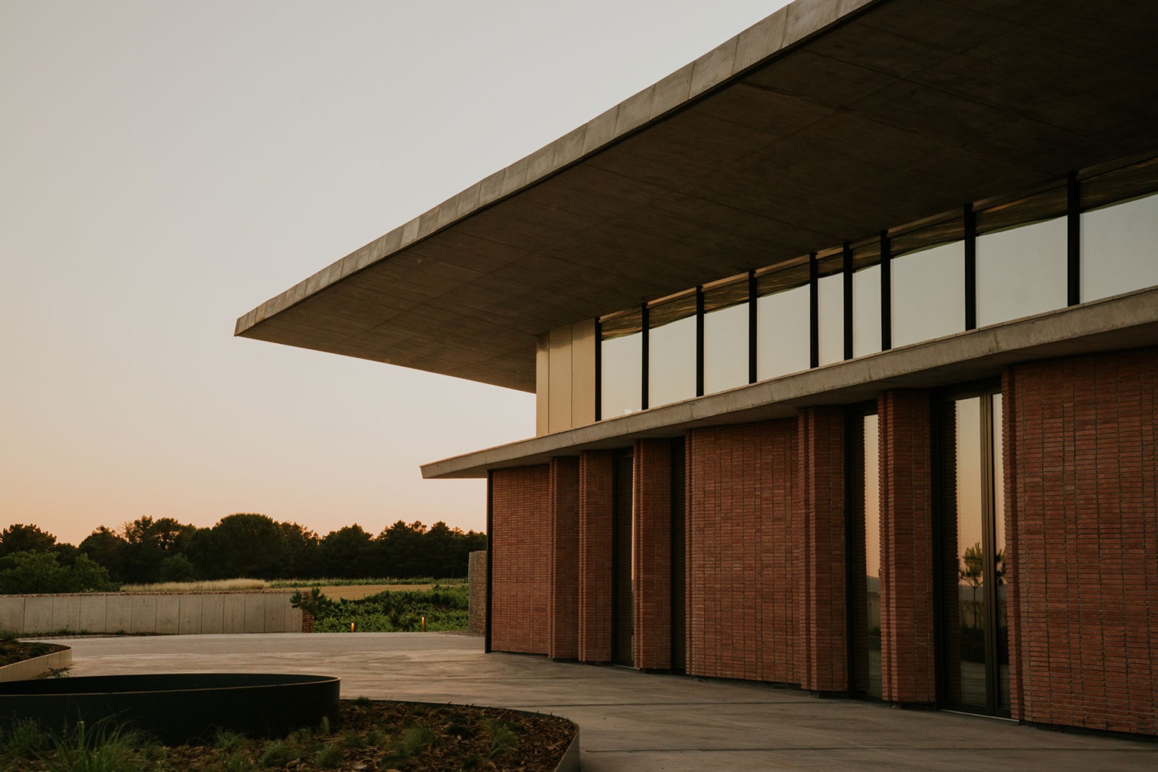 Bodegas La Horra by Carme Pinós. Photograph by La Cueva Estudio.