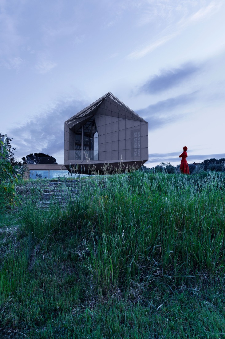 Casa Sotto La Nuvola por LDA.iMdA Architetti. Fotografía por medullastudiomedulla.
