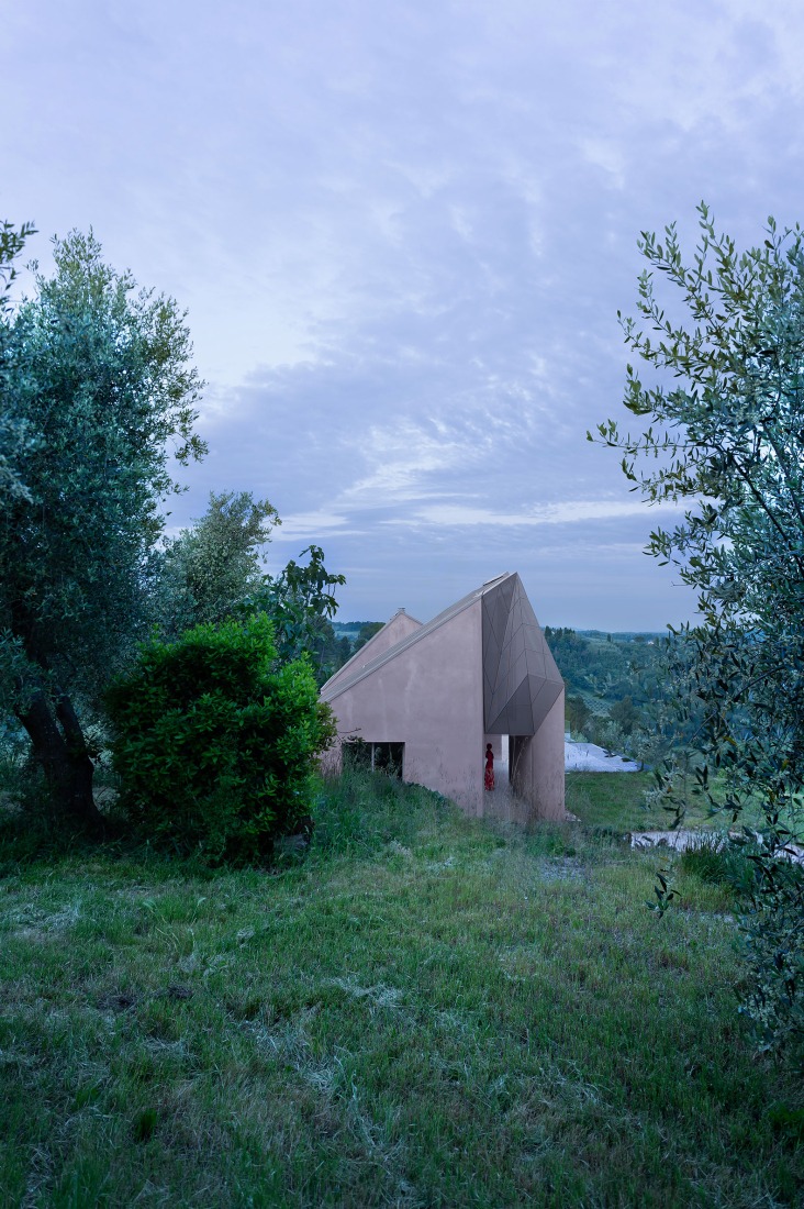 Casa Sotto La Nuvola por LDA.iMdA Architetti. Fotografía por medullastudiomedulla.