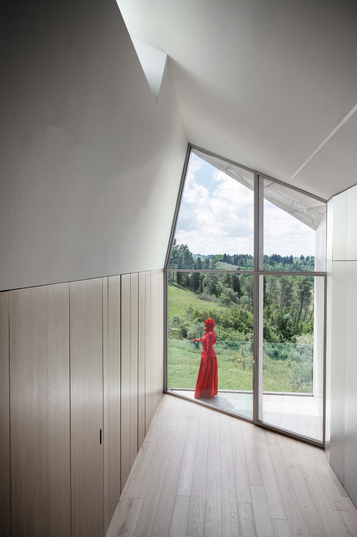 Casa Sotto La Nuvola por LDA.iMdA Architetti. Fotografía por medullastudiomedulla.