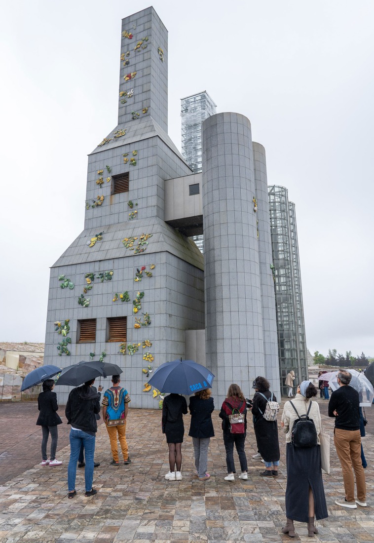 Opening. Intervention in the Hejduk Towers by Basurama collective. Photograph by Manuel G Vicente.