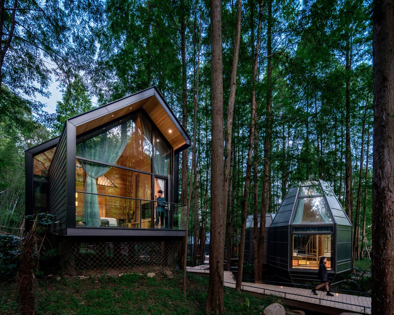 Dongmingshan Senyu Hotel by GLA Architects. Photography by Chen Xi Studio.