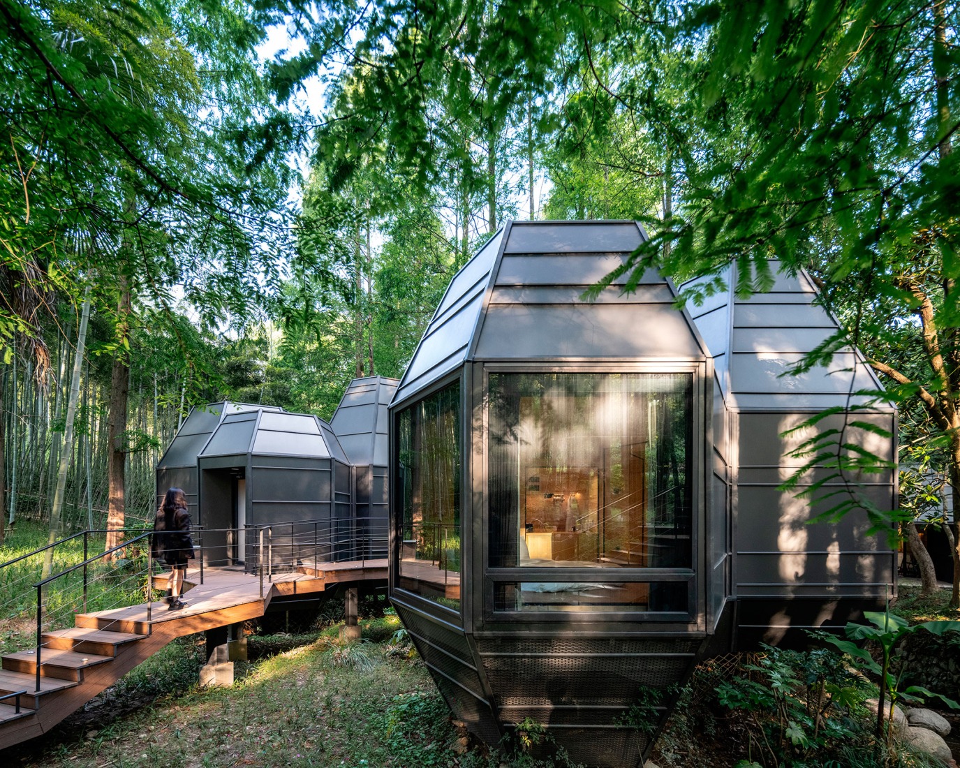 Dongmingshan Senyu Hotel by GLA Architects. Photography by Chen Xi Studio.