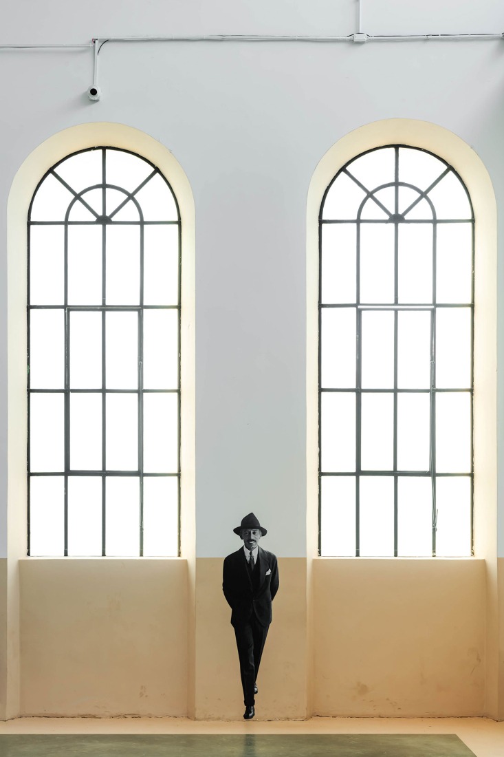 Inner facade of the Exhibition Building M, featuring artwork from the collection of the Santos Dumont Foundation. Fábrica de Arte Marcos Amaro (FAMA) by KAAN. Photograph by Sebastian van Damme.