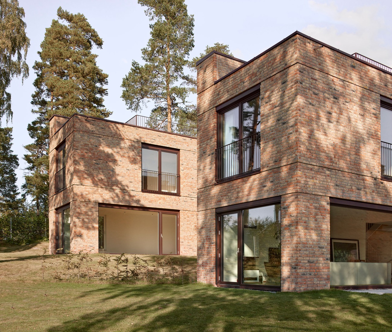 Casas patio en Ullerntoppen, fase 2 por R21 Arkitekter. Fotografía por Mariela Apollonio.