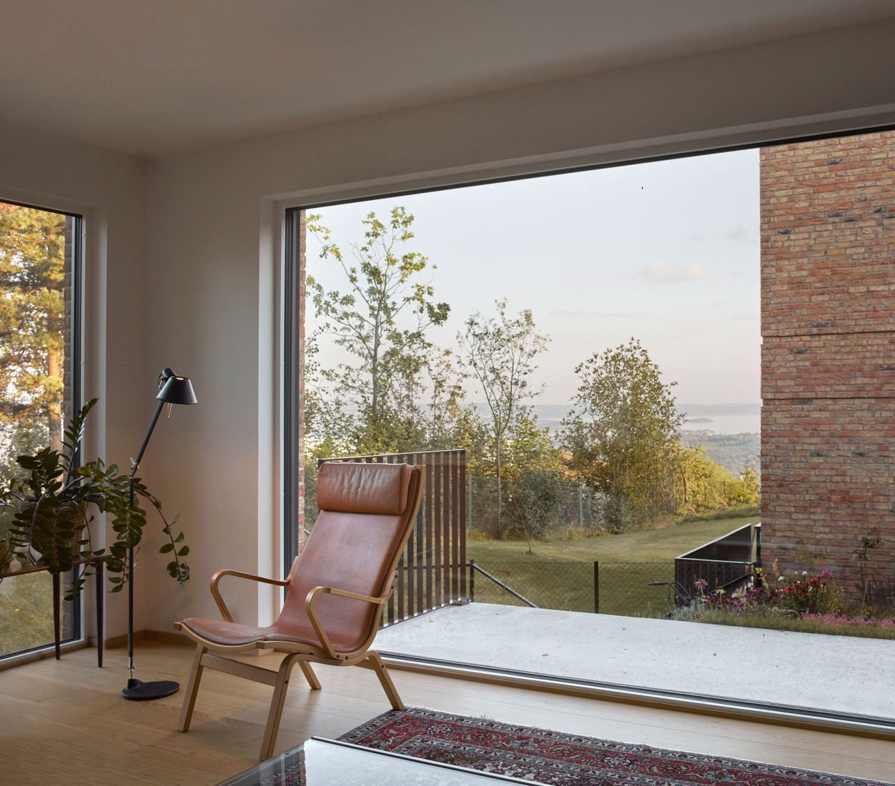 Casas patio en Ullerntoppen, fase 2 por R21 Arkitekter. Fotografía por Mariela Apollonio.